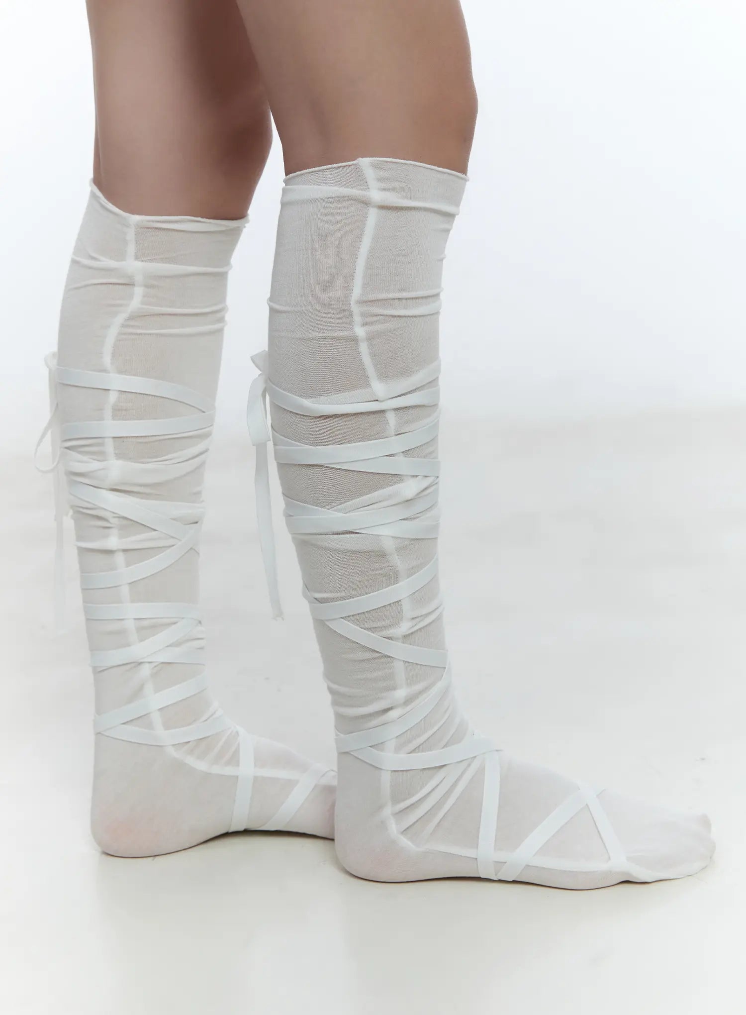 ribbon-strap-knee-length-socks-cu527