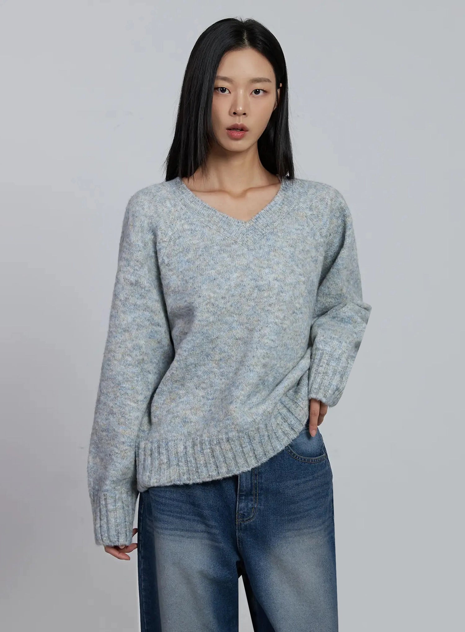 casual-loose-fit-v-neck-sweater-im520