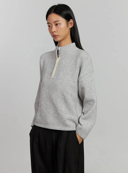 contrast-collar-knit-top-ij505