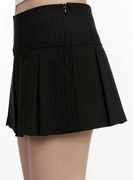 striped-pleated-mini-skirt-cm511