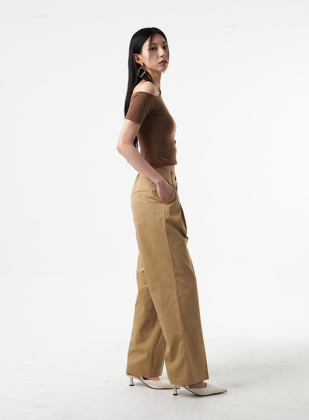 Uniqlo U Wide Fit Curved Pants Review  Curved pants, Uniqlo women outfit,  Dark academia fashion pants