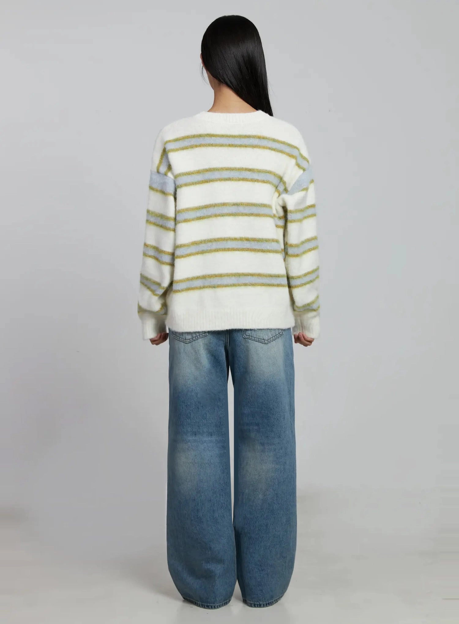 cozy-stripe-pattern-sweater-im520
