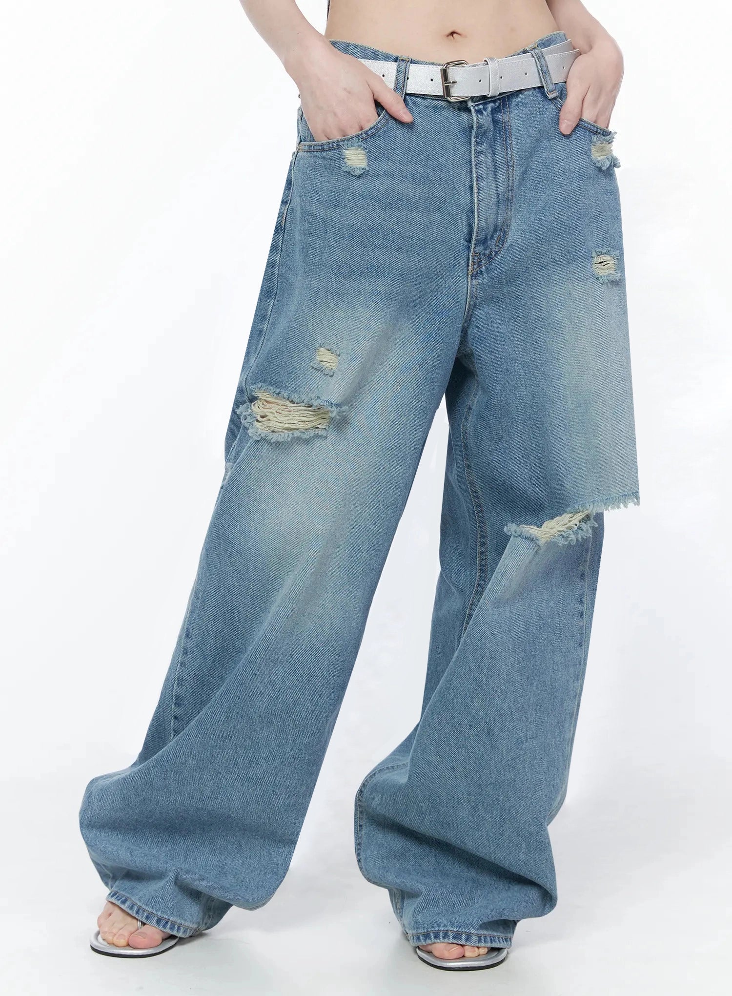 ares-wide-leg-distressed-jeans-iu512