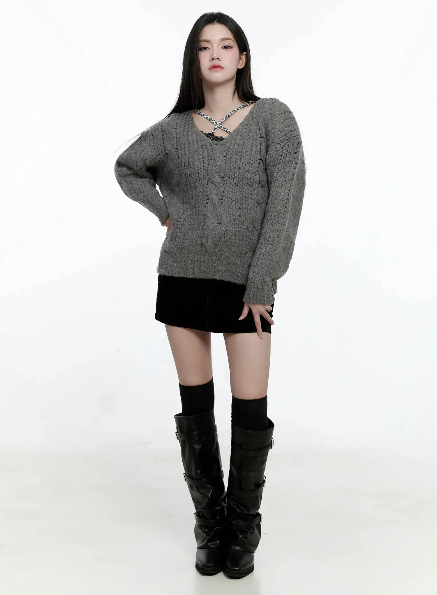 chunky-cable-knit-v-neck-sweater-io527