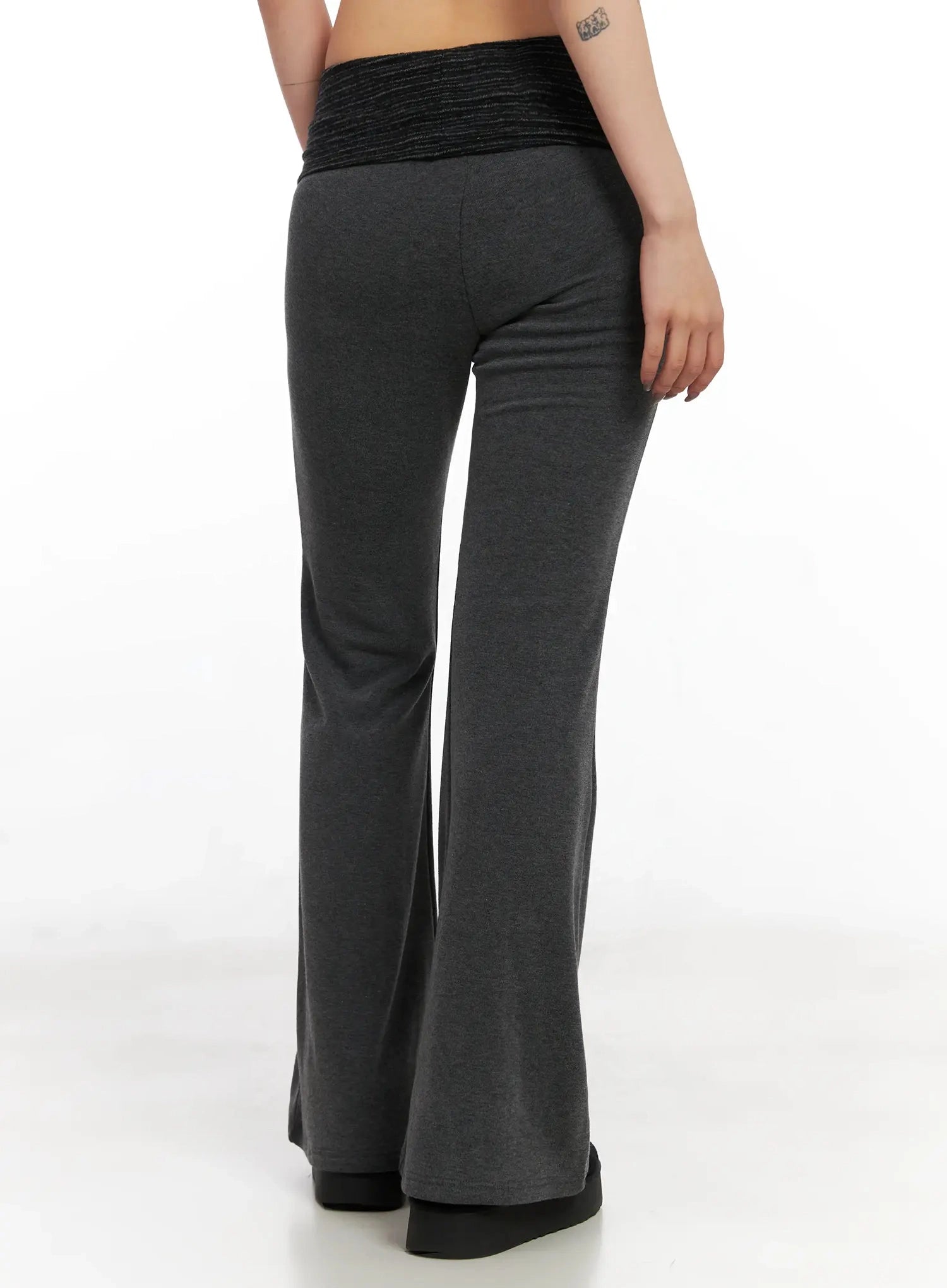 fleece-bootcut-sweatpants-in528