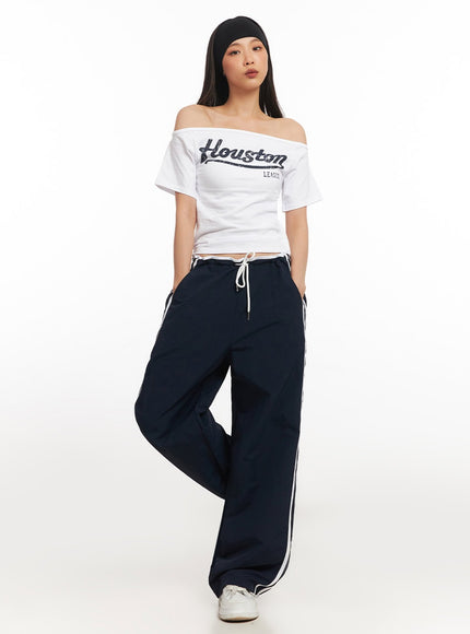 cotton-graphic-off-shoulder-t-shirt-ia507