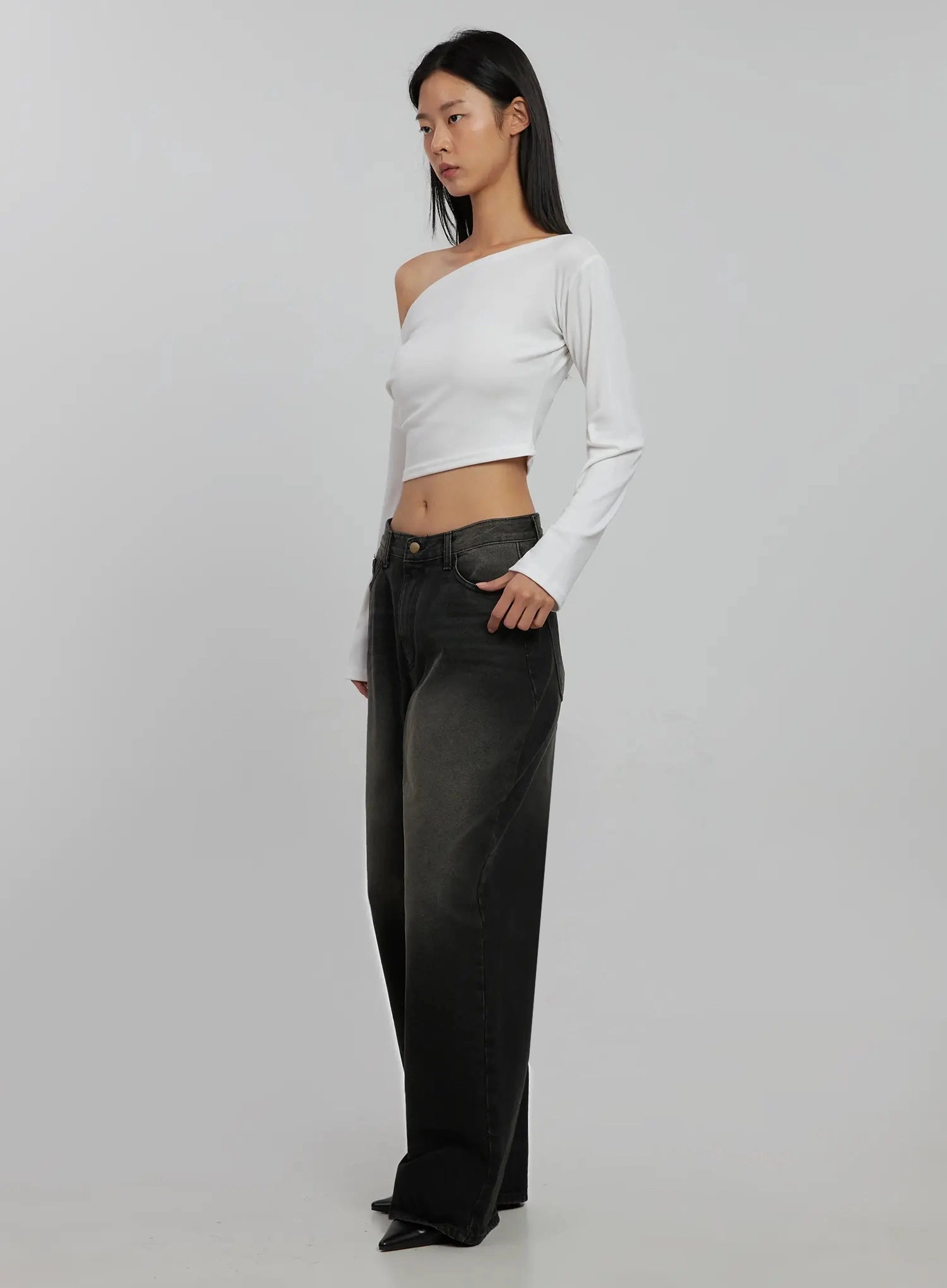 off-shoulder-crop-long-sleeve-top-ij509