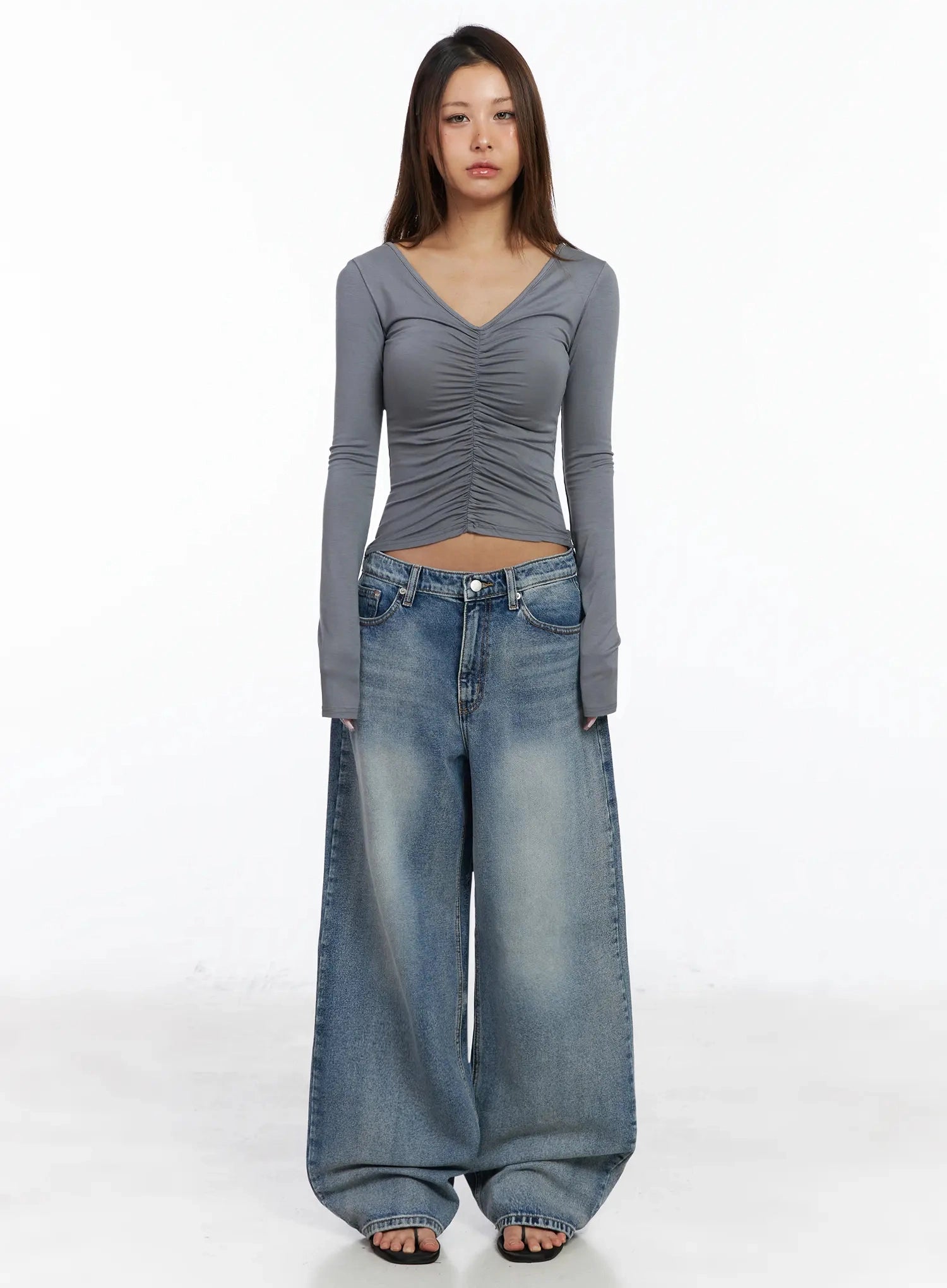 v-neck-shirred-long-sleeve-top-ia527