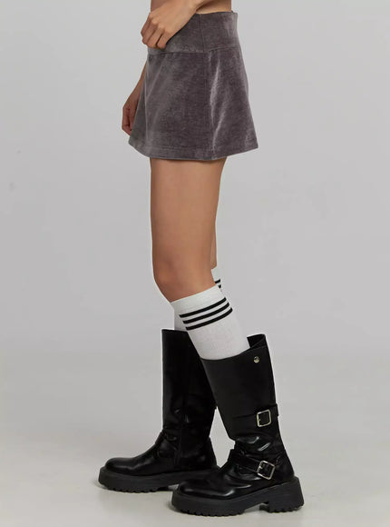 velvet-low-rise-mini-skirt-ij502