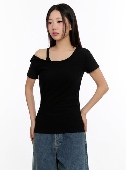 slim-fit-buttoned-u-neck-top-iu509
