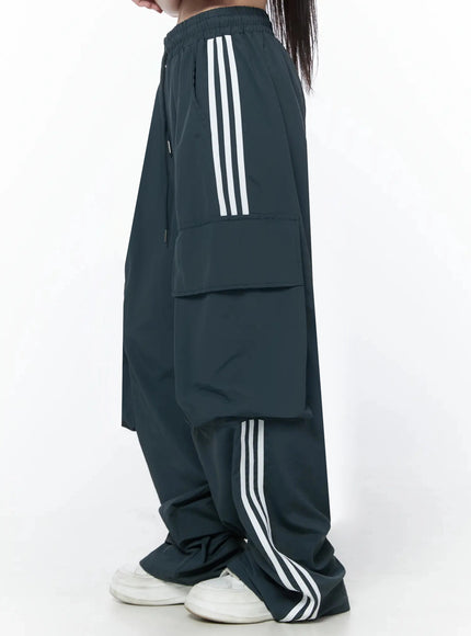 nylon-cargo-track-pants-iu512