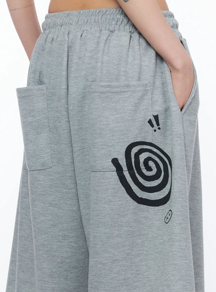 graphic-print-sweat-shorts-ca524