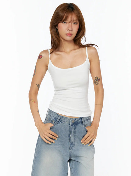 basic-u-neck-cami-top-cu518 / White