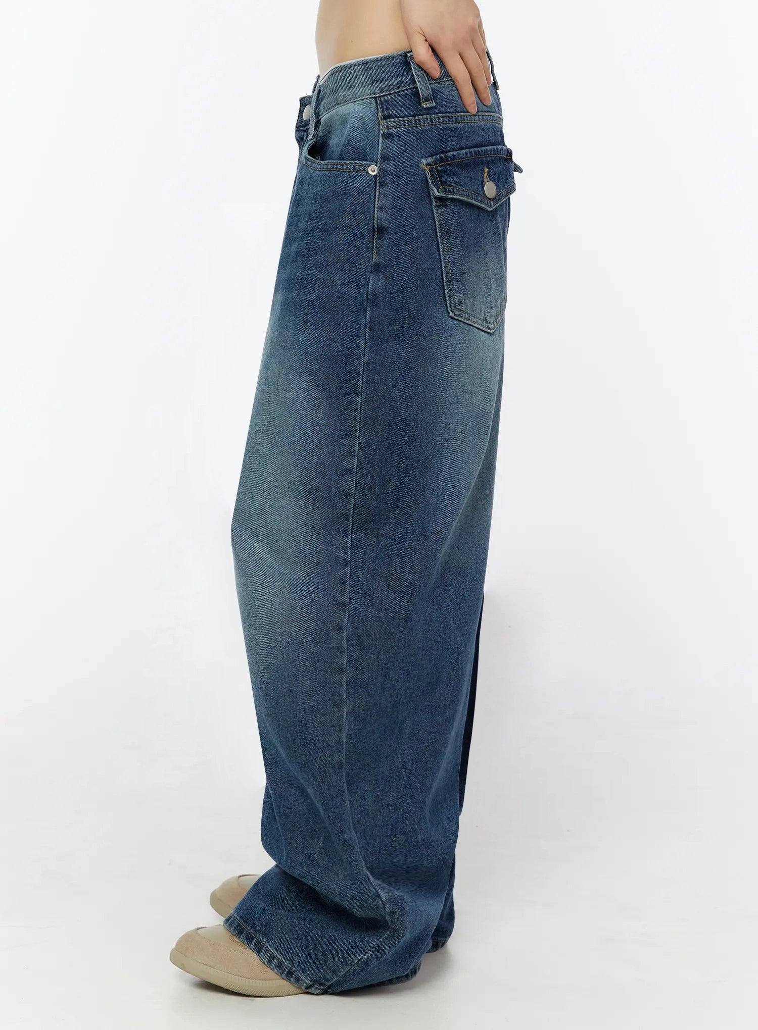 minseo-wide-leg-washed-jeans-iu518