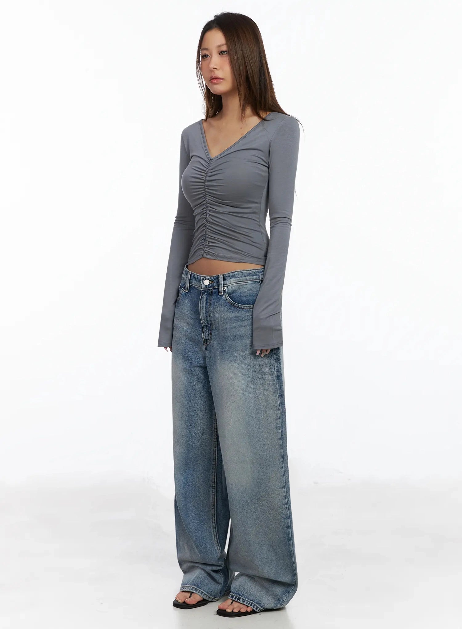 v-neck-shirred-long-sleeve-top-ia527