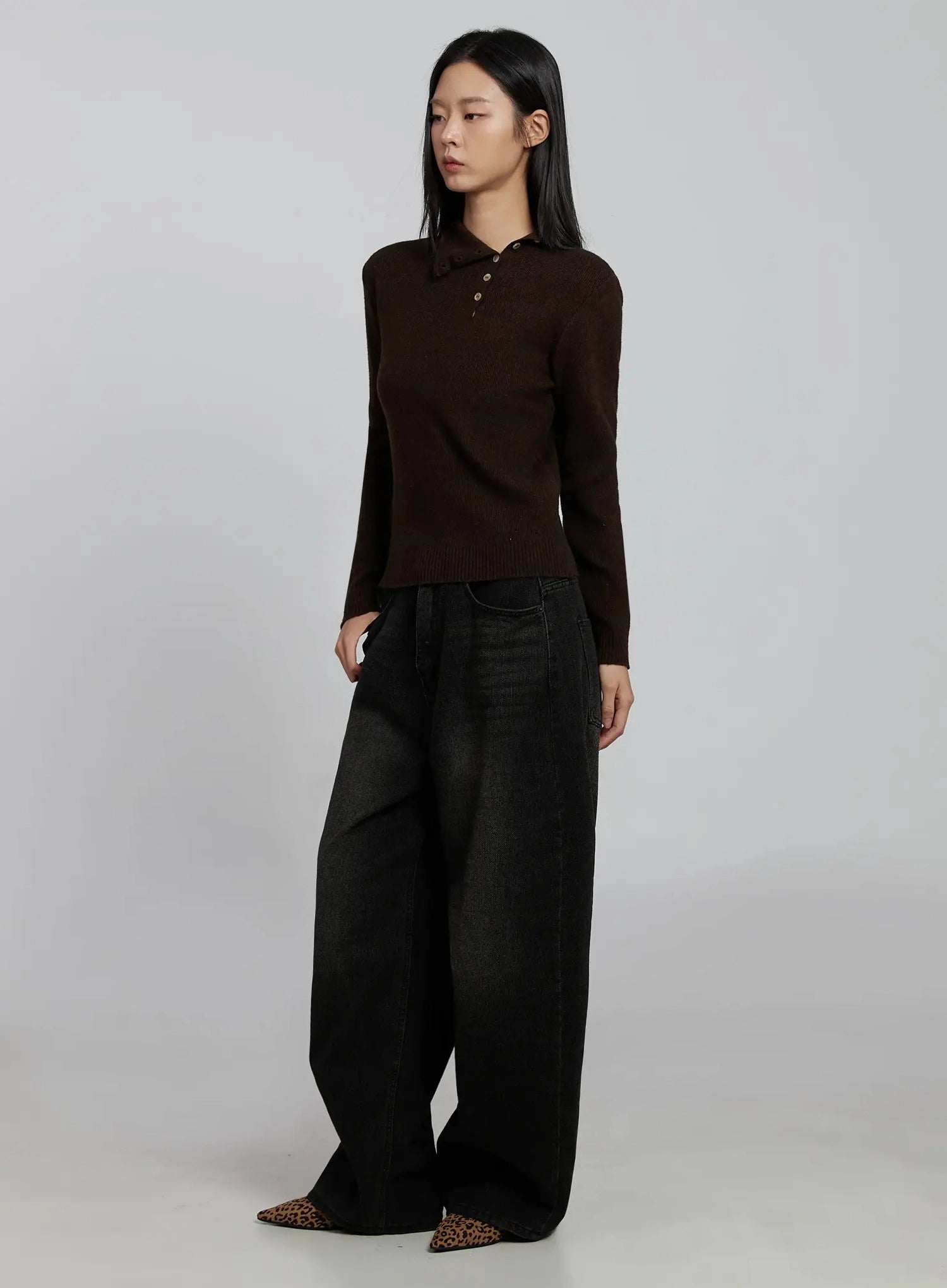 button-detail-high-neck-sweater-im520