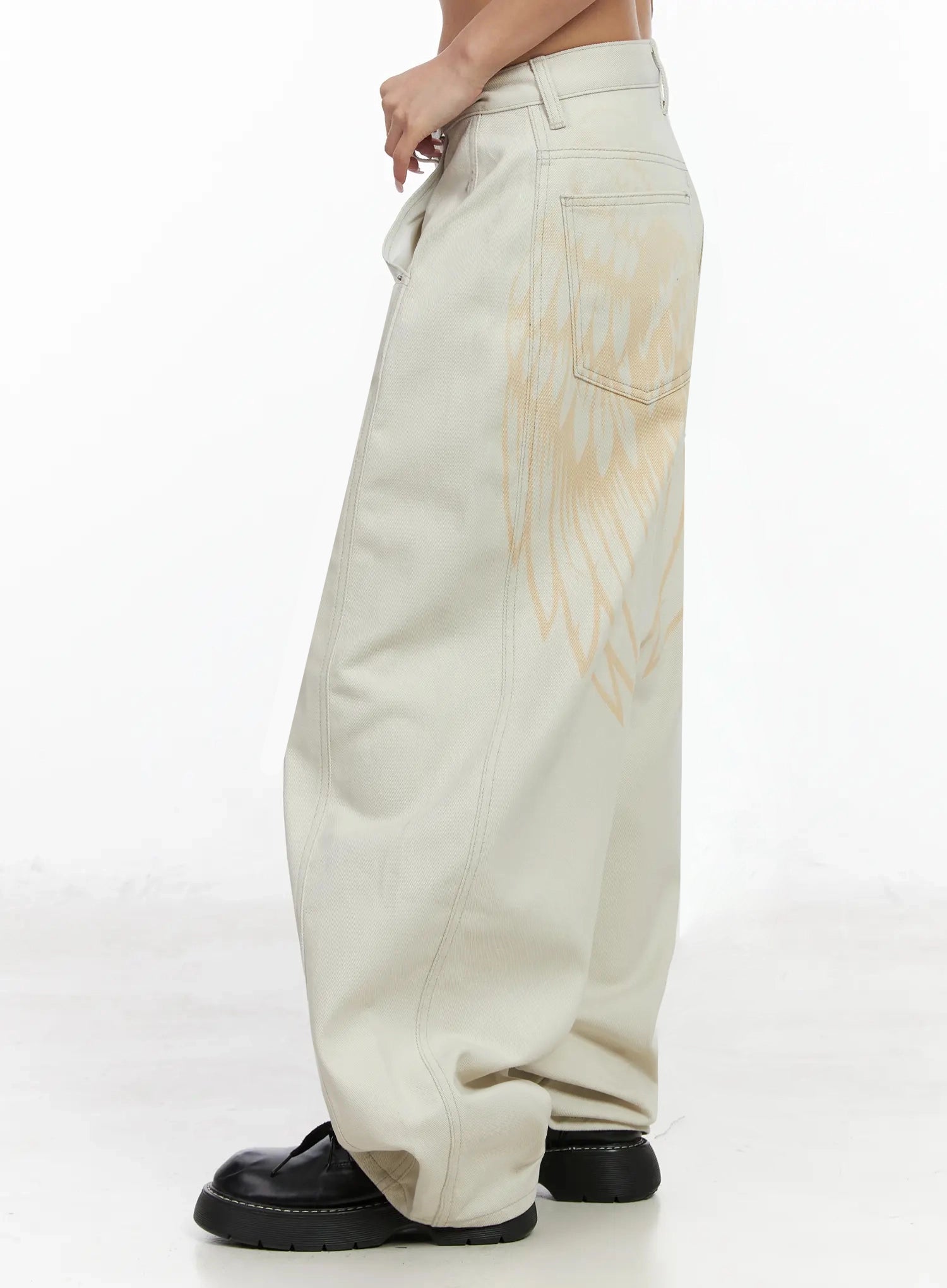 juniper-wing-print-baggy-jeans-ia527