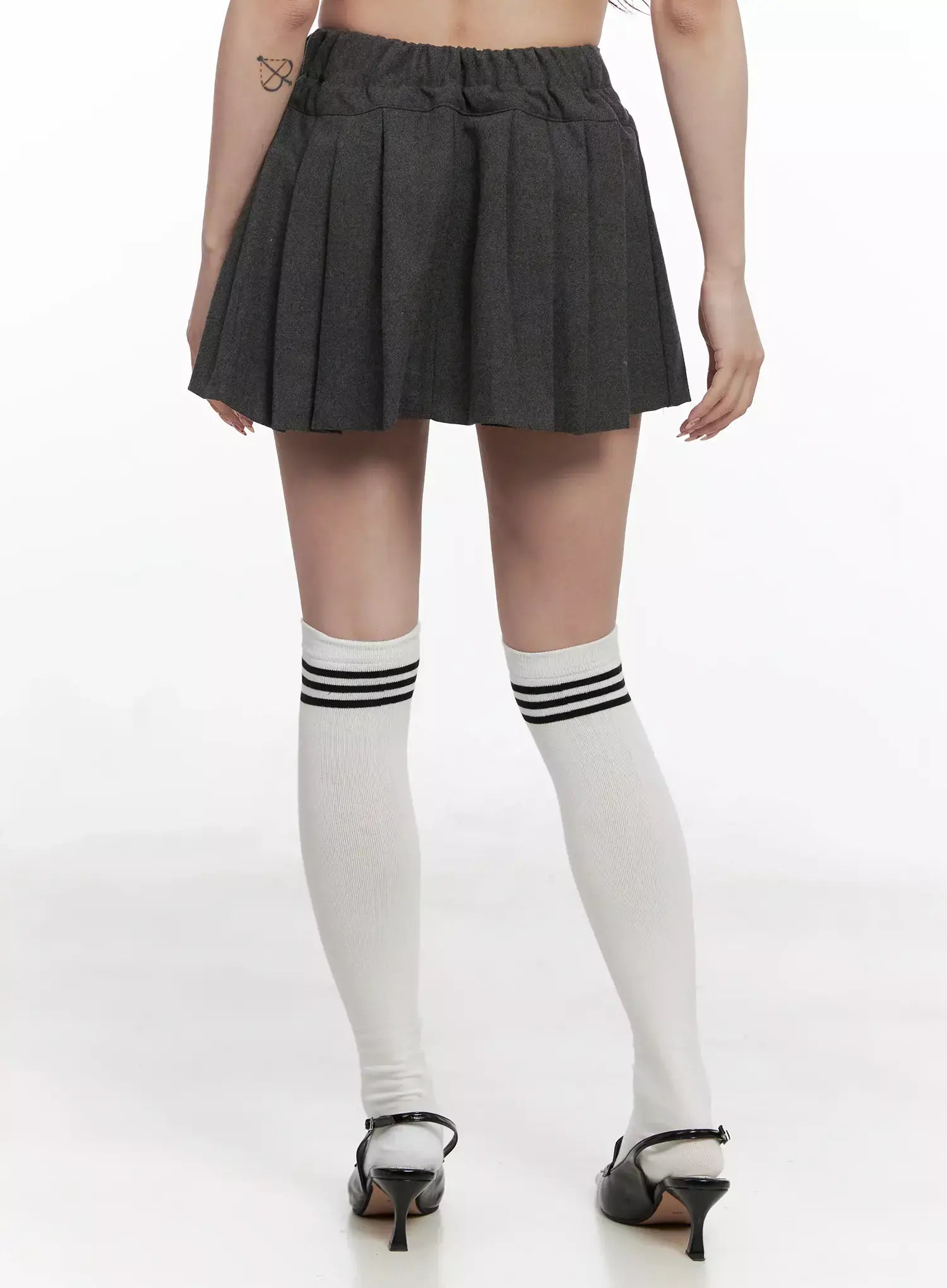 chic-gray-pleated-mini-skirt-in514