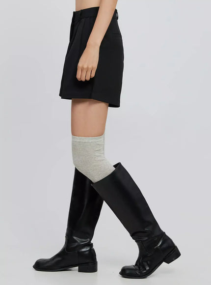 modern-pintuck-tailored-shorts-in507