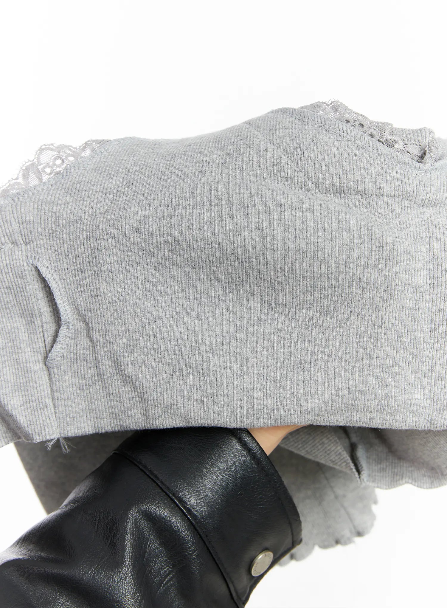 padded-lace-trim-cami-top-cj530