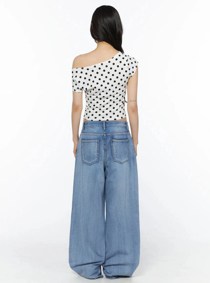 polka-dot-off-shoulder-crop-top-iy525