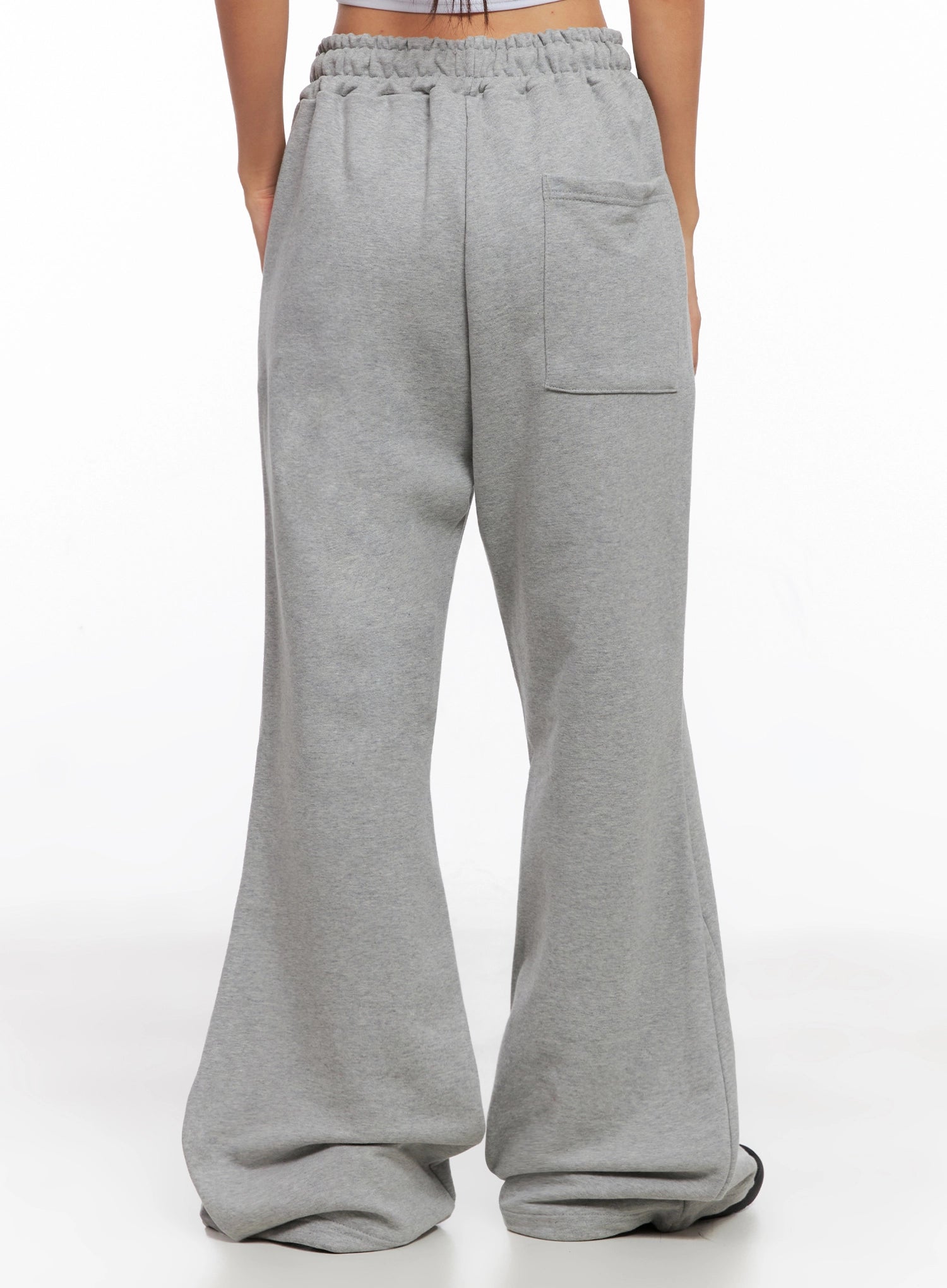 flare-training-sweatpants-ig528