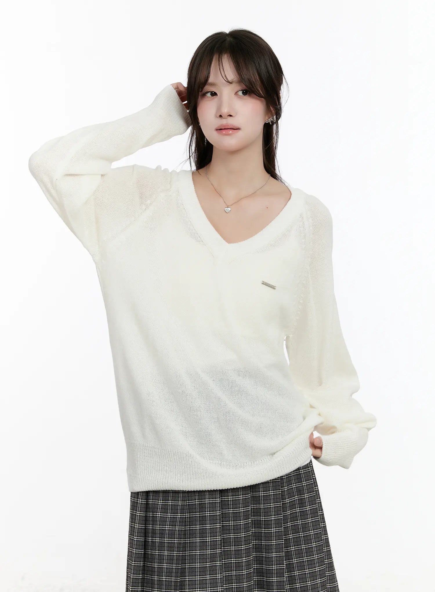 oversized-v-neck-knit-sweater-cm510