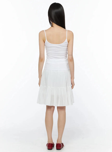 floral-embroidered-sleeveless-top-iy525