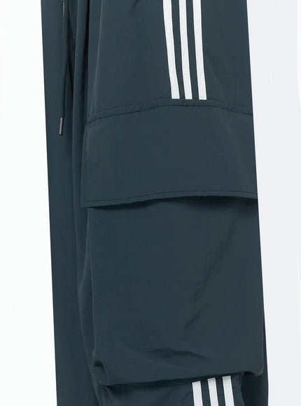 nylon-cargo-track-pants-iu512