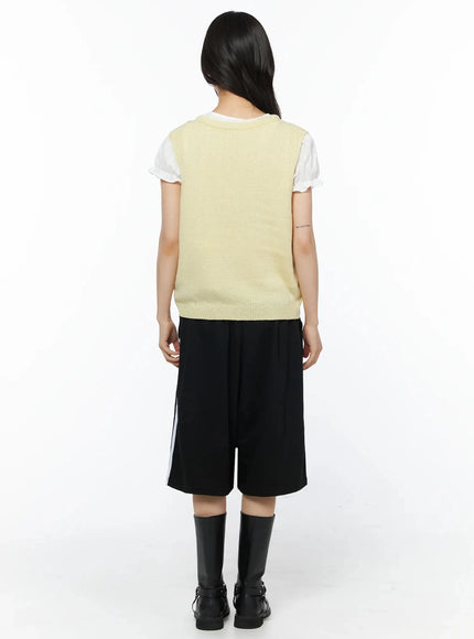 modern-knit-sleeveless-vest-iy525