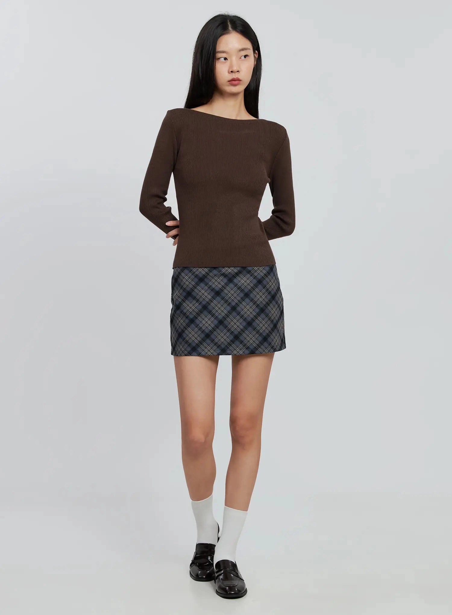 chic-boat-neck-sweater-in507