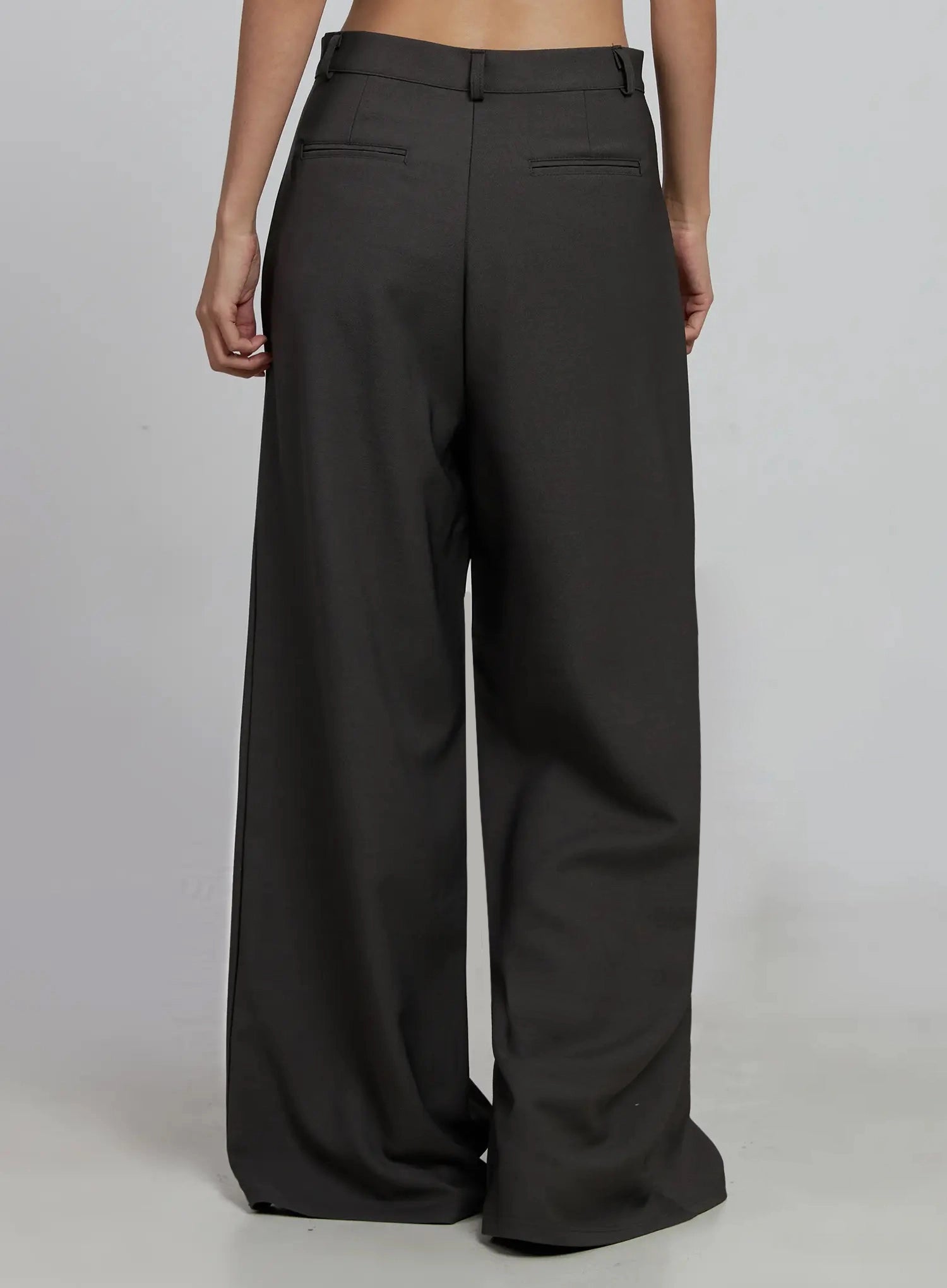 wide-leg-tailored-trousers-im520