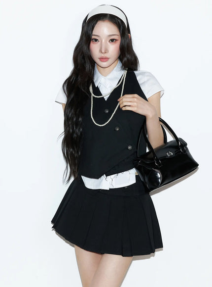 two-button-halter-vest-cu511