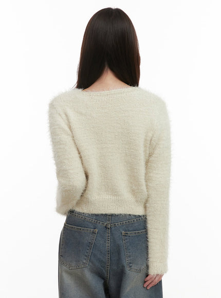 fuzzy-v-neck-buttoned-crop-cardigan-ij510