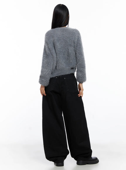 soft-knit-buttoned-cardigan-co517