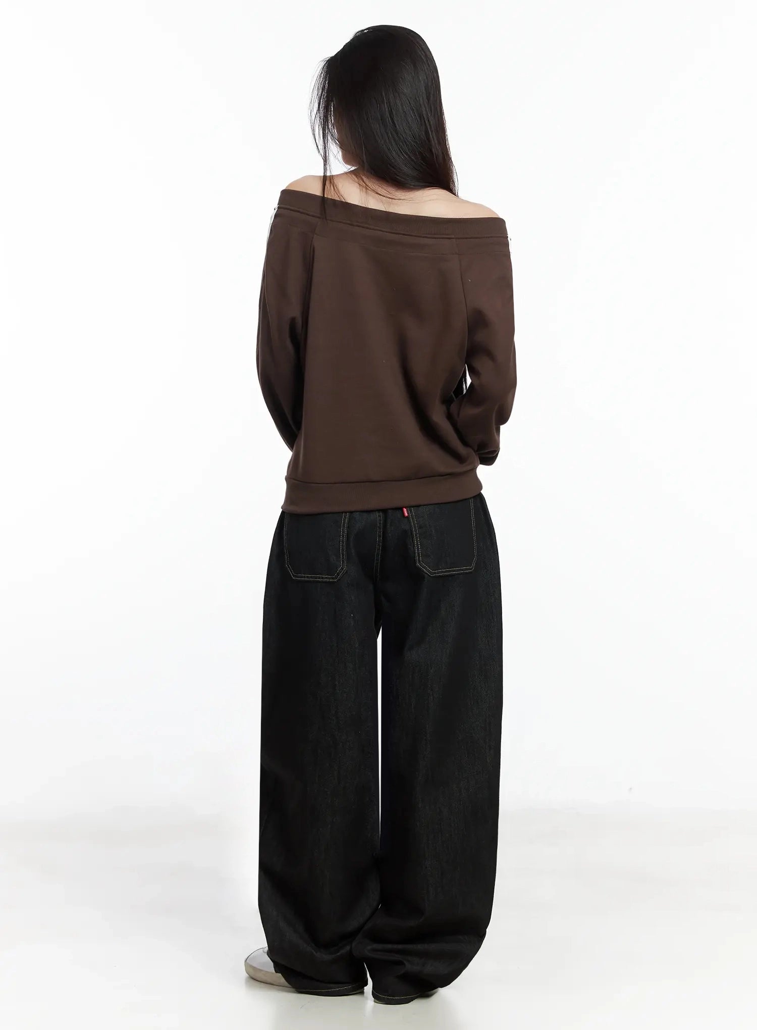 off-shoulder-track-zip-up-sweatshirt-im506