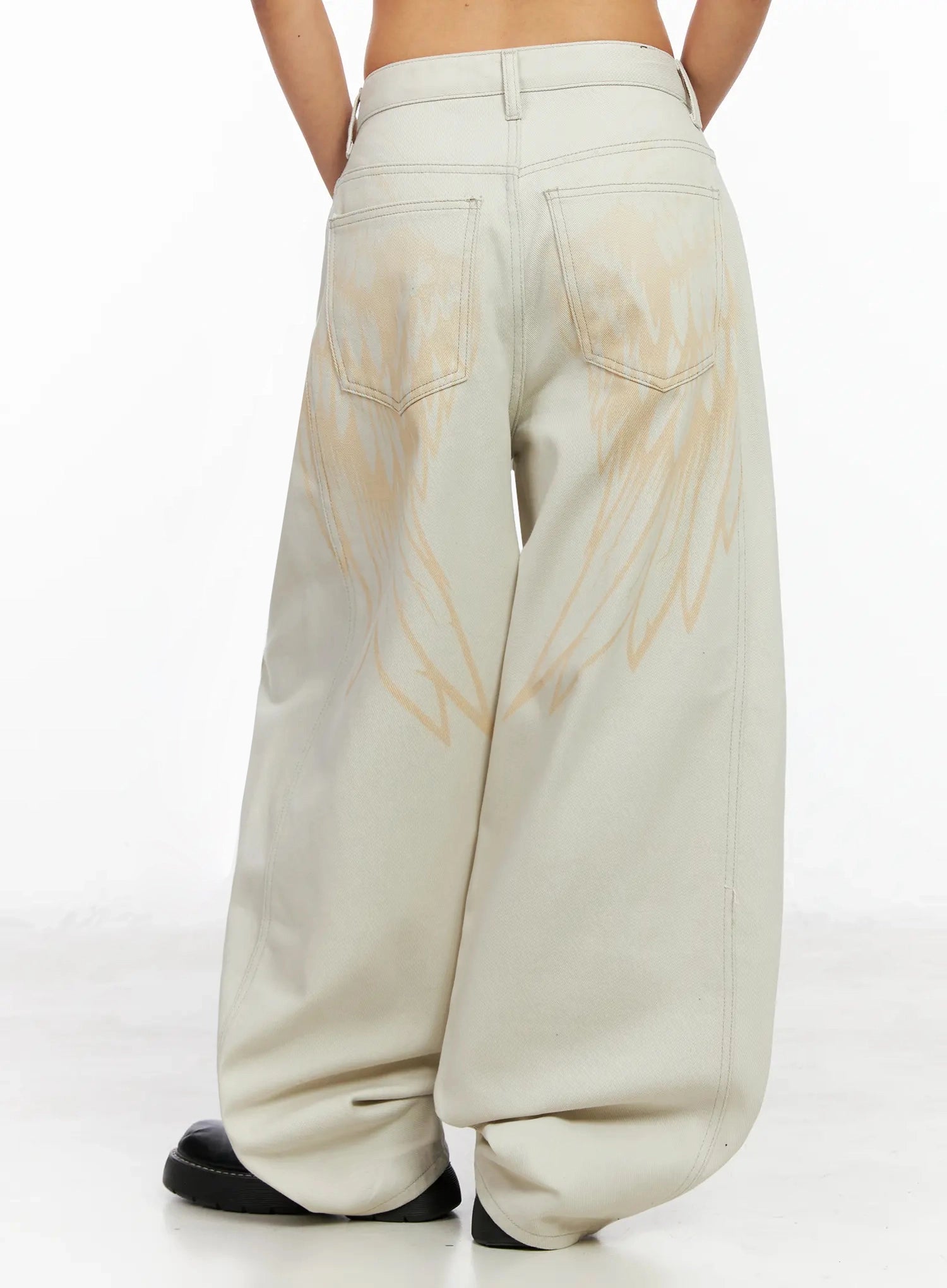 juniper-wing-print-baggy-jeans-ia527