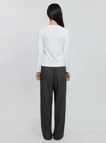 essential-round-neck-long-sleeve-top-in507