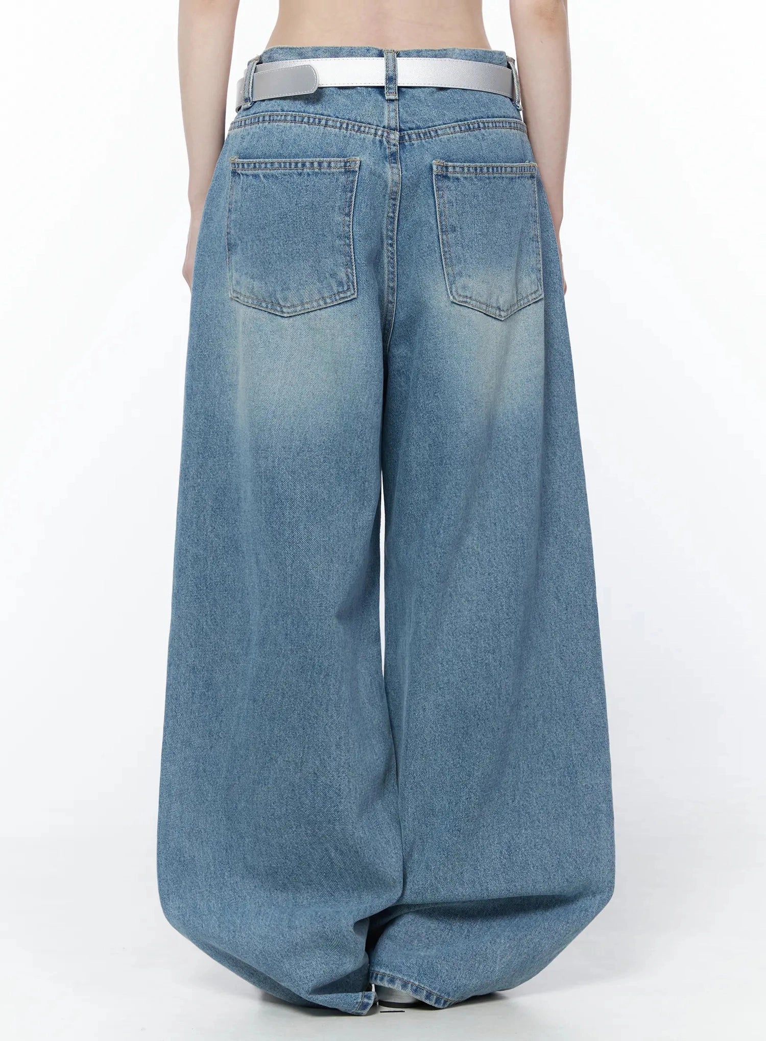 ares-wide-leg-distressed-jeans-iu512