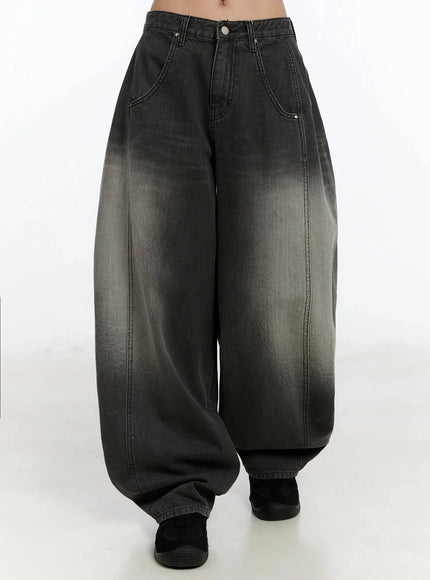 yunho-oversized-wing-print-jeans-if526