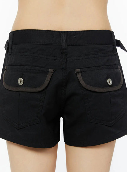 black-cargo-pocket-shorts-iu518
