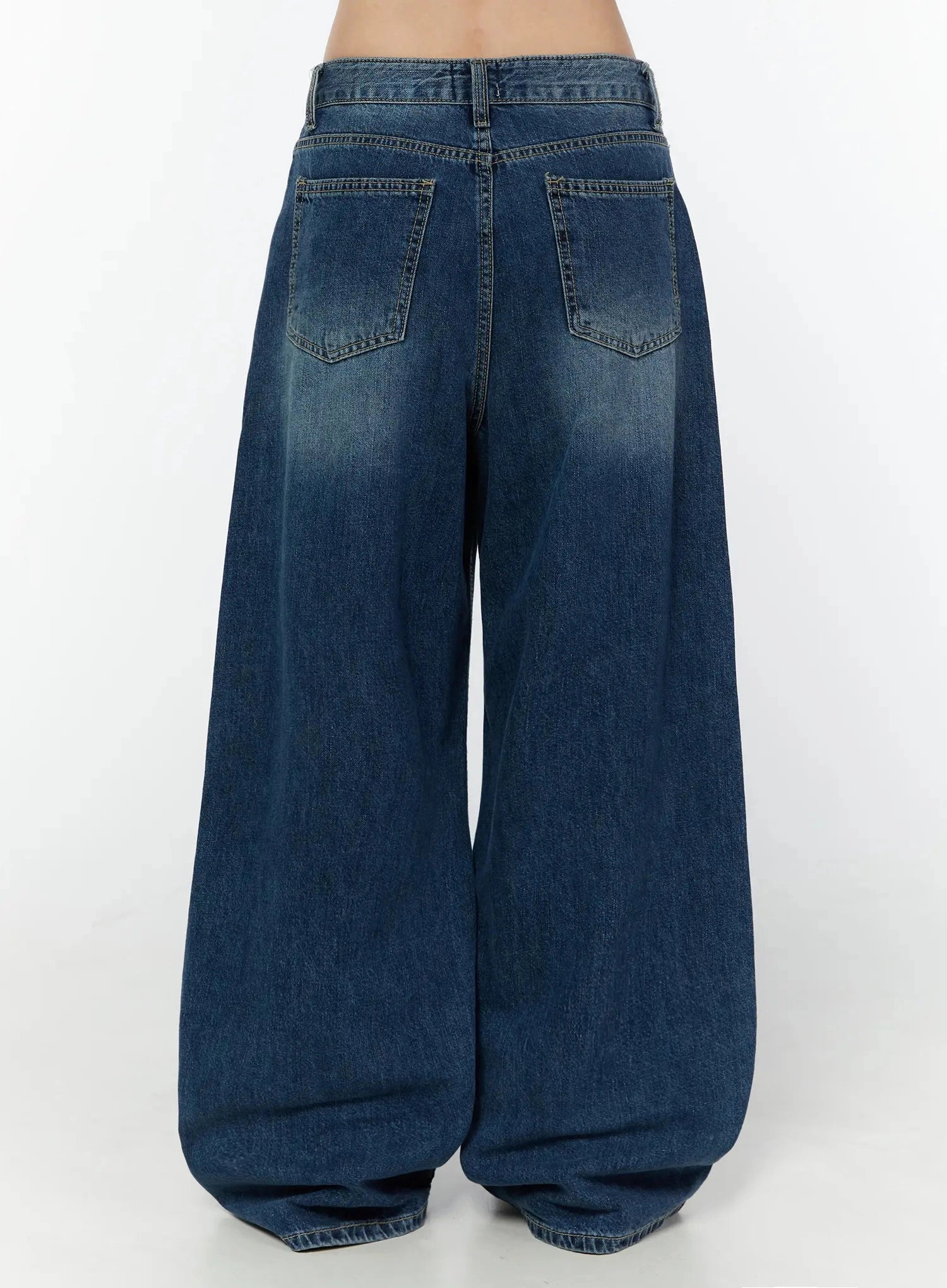 amos-wide-leg-washed-jeans-iu522