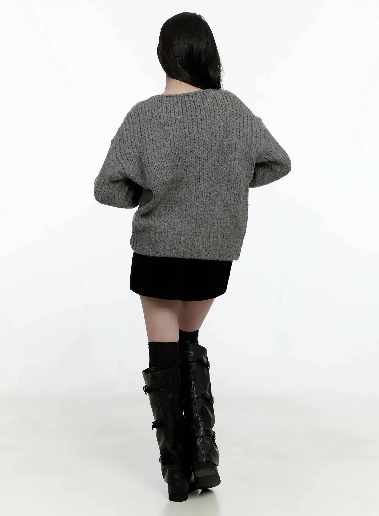 chunky-cable-knit-v-neck-sweater-io527