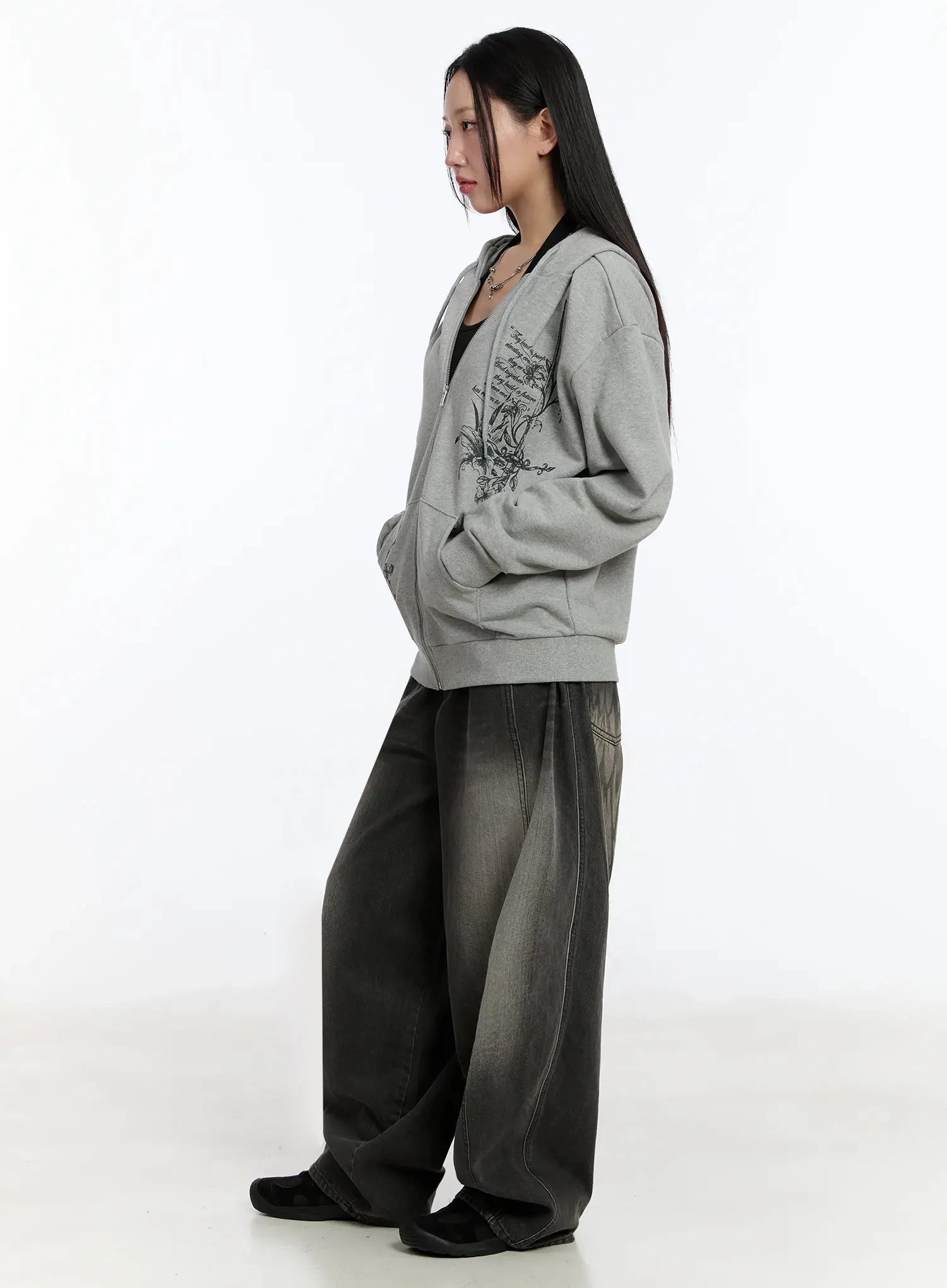 graphic-print-zip-up-hoodie-im509