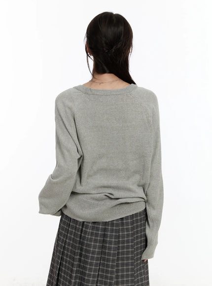 oversized-v-neck-knit-sweater-cm510
