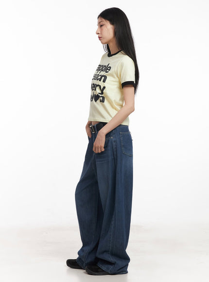 contrast-graphic-crop-top-iy529