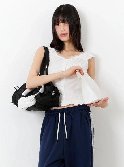 frill-trim-sleeveless-blouse-iu525