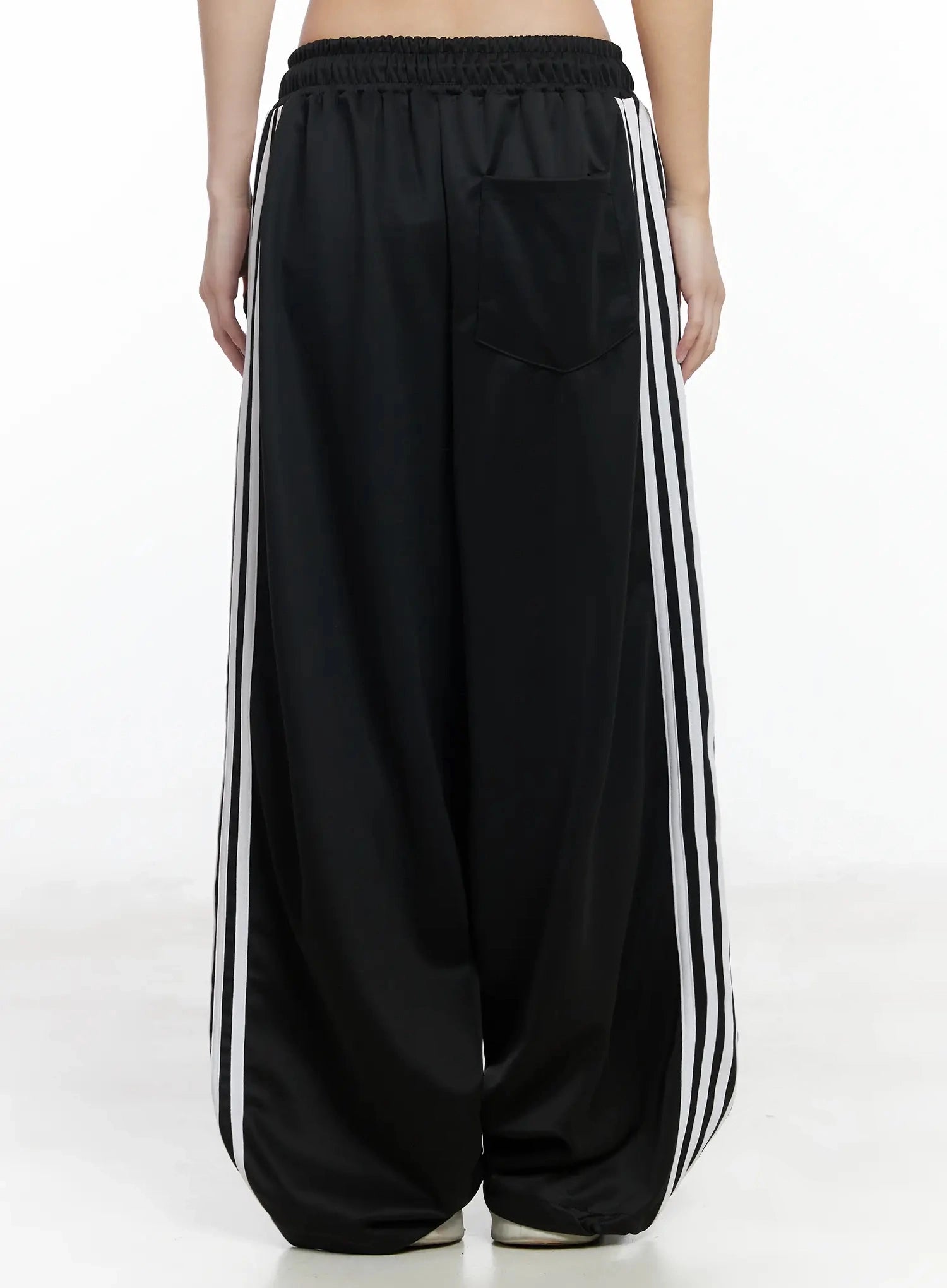 striped-track-pants-im506