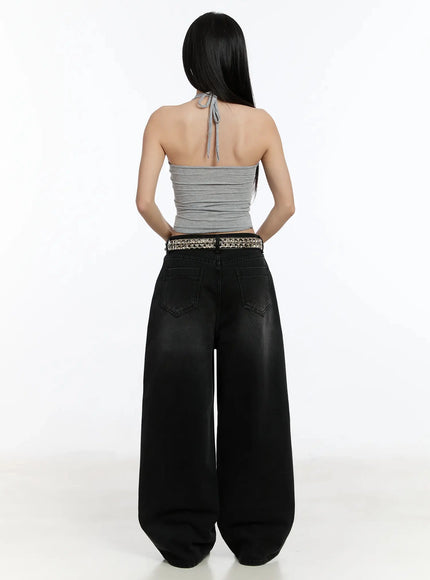 padded-graphic-print-halter-top-im513