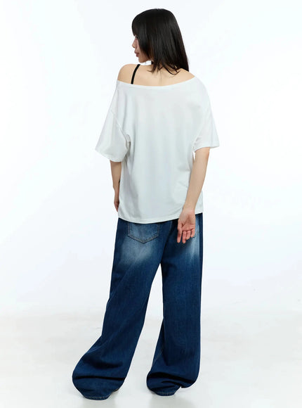 off-shoulder-graphic-print-tee-iu525